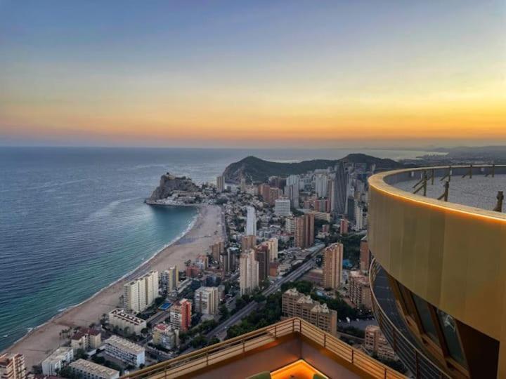 Intempo Luxury Sky View & Spa Resort Benidorm Extérieur photo