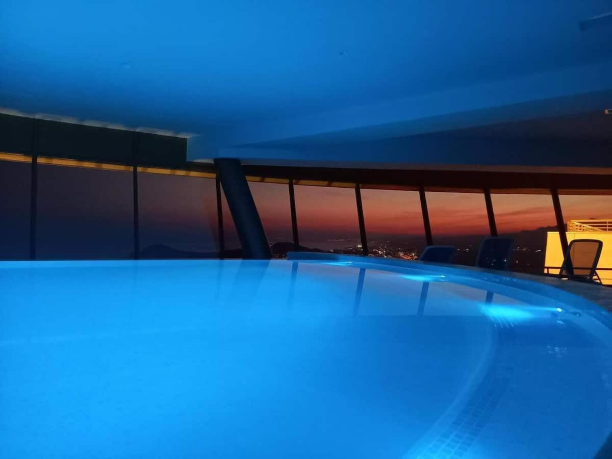 Intempo Luxury Sky View & Spa Resort Benidorm Extérieur photo