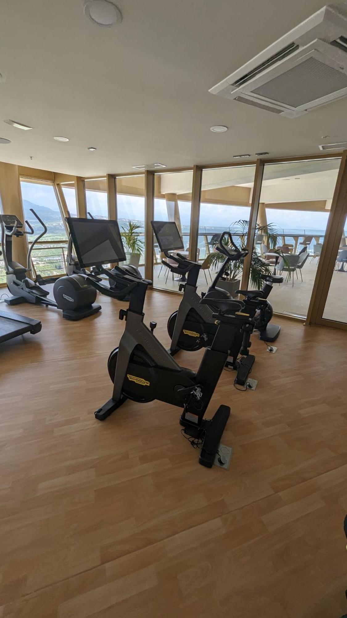 Intempo Luxury Sky View & Spa Resort Benidorm Extérieur photo